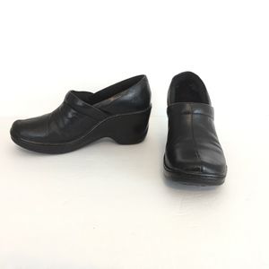 Born Women's Black Wedge Clogs NWOT Nurse Shoe A41